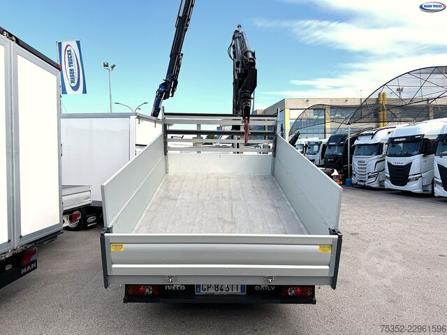 Kamyon üstü vinçli panelvan Iveco Daily 35c180