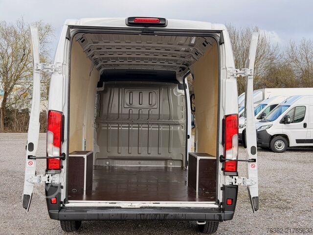 Hög och lång skåpbil FIAT Ducato Maxi L4H2 Klima Automatik Kamera