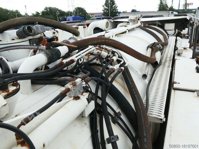 Vacuum tank truck MAN 35.464 FVNLC 8x2, Müller-Fatmaster, Saugaufbau