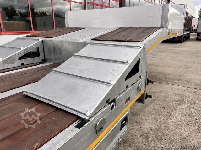 Niski poluprikolica Möslein ST 3  3 Achs Satteltieflader neu
