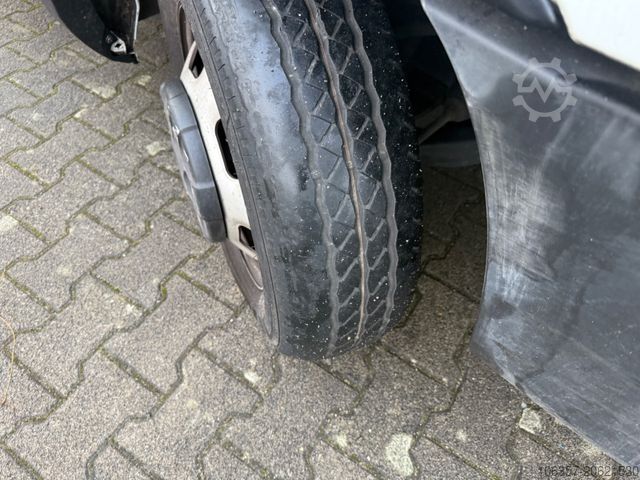 Transporter mit Koffer IVECO Daily 35C16 3,0L Möbelkoffer Euro6 Türen