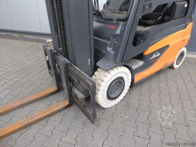Elektro 4 Rad-Stapler Linde E30L-01