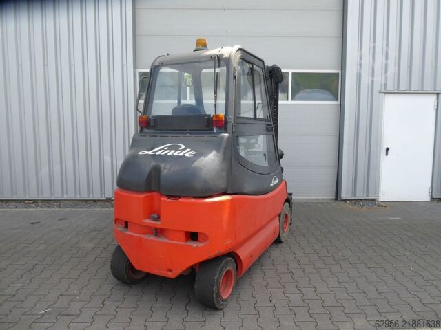 Chariot élévateur électrique à 4 roues Linde E25-03/600
