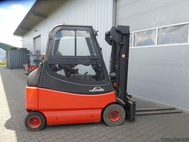Chariot élévateur électrique à 4 roues Linde E25-03/600