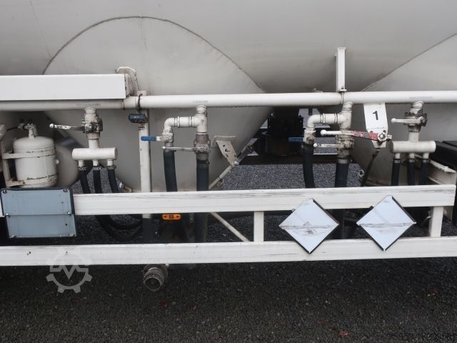 Silo oplegger Spitzer SF 2755/4P 4 Kammer 55 m³ liegend Silo Euter