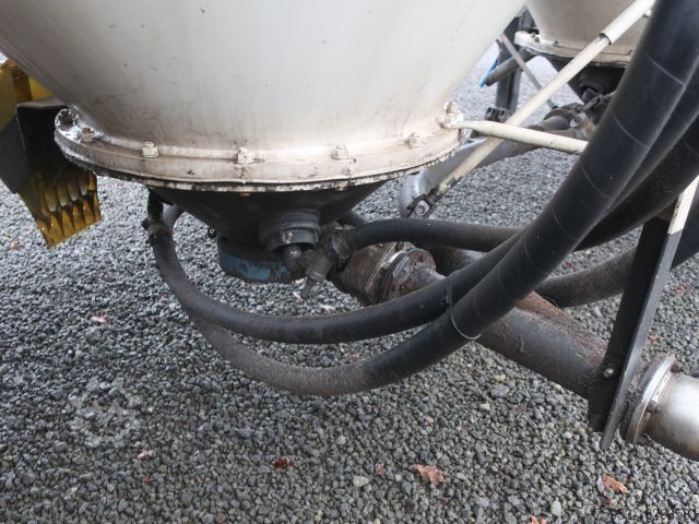 Silo oplegger Spitzer SF 2755/4P 4 Kammer 55 m³ liegend Silo Euter