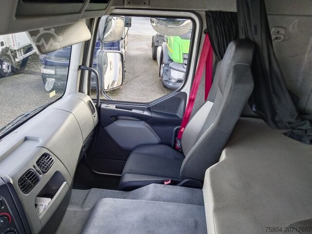 Camião frigorífico Renault D 26 WIDE