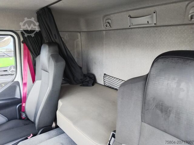 Camião frigorífico Renault D 26 WIDE