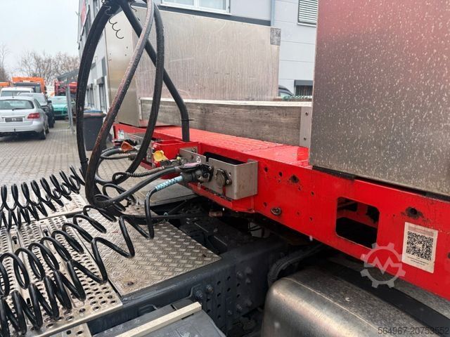 Τυπική μονάδα τράκτορα MERCEDES-BENZ 1845 Actros mit Goldhofer STN L3 Tieflader Rampe