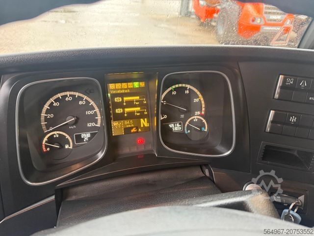 Τυπική μονάδα τράκτορα MERCEDES-BENZ 1845 Actros mit Goldhofer STN L3 Tieflader Rampe