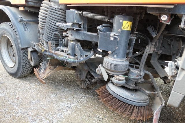 Road sweeper MERCEDES-BENZ 1323 L Atego 4x2, Faun Vaajet 6 R, Wassertank