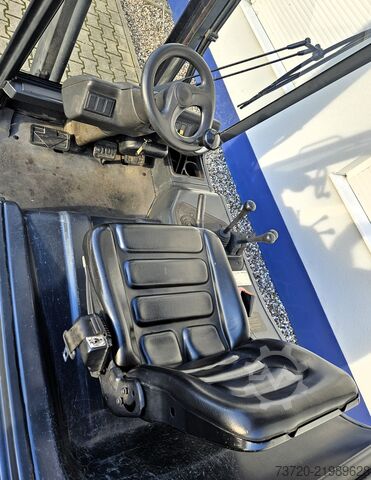 Carrello elevatore elettrico - 2.618 ore - 4ª valvola LINDE E20