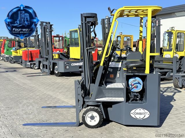 Vierwegvorkheftruck Combilift C3000CB GAS TRIPLEX 4900 POSITIONER