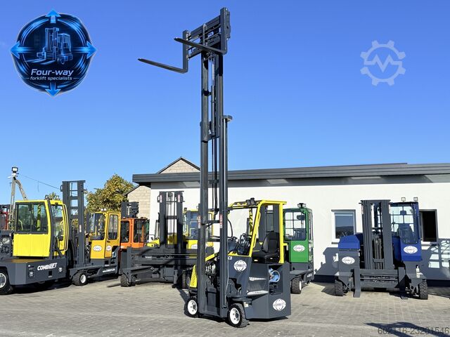 Dört yollu forklift Combilift C3000CB GAS TRIPLEX 4900 POSITIONER