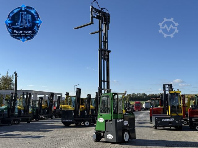 Carretilla retráctil de 4 vías Combilift C2500CB DIESEL TRIPLEX 6000 POSITIONER