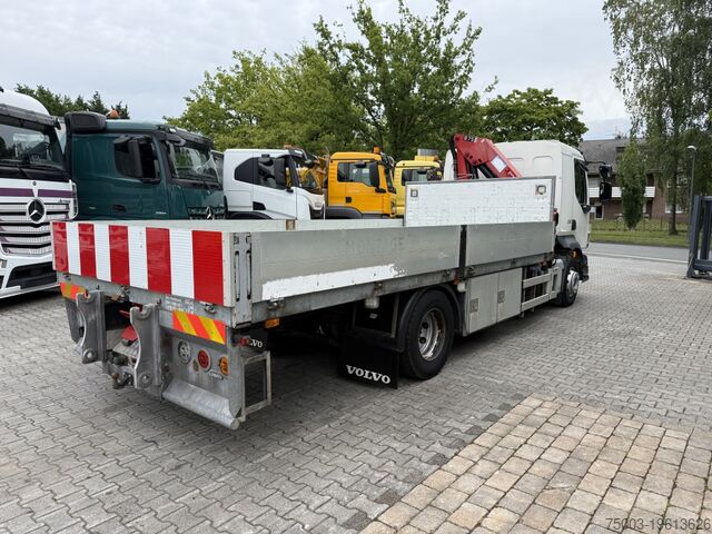 Żuraw samochodowy Volvo FL250.16 HMF 875 K3