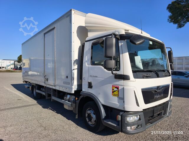 Dobozos teherautó MAN 12.220 TGL