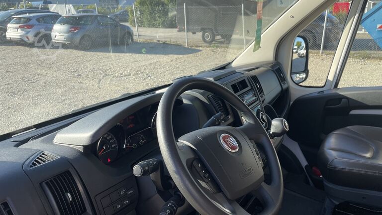 Półzintegrowany kamper Fiat Ducato Carasuite 650 MF 5 | 5 Posti Letto | Semintegrato