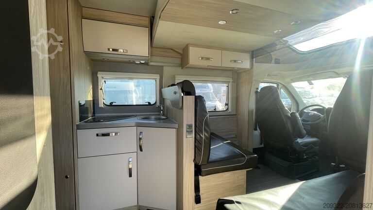 Półzintegrowany kamper Fiat Ducato Carasuite 650 MF 5 | 5 Posti Letto | Semintegrato