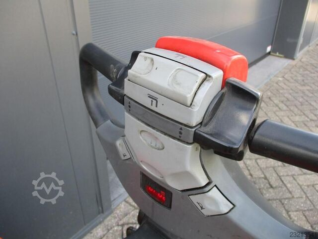 2014 BT SWE200D - 1423 BT SWE200D