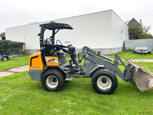 Nakladač Giant G2500HD Xtra Giant G2500HD Xtra shovel