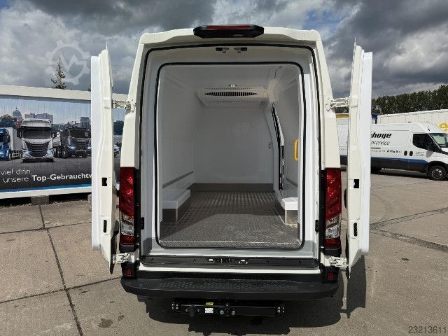 Furgone isotermico frigorifero IVECO 38S14E V Kühlausbau / ACC / LED / RFK / AHK