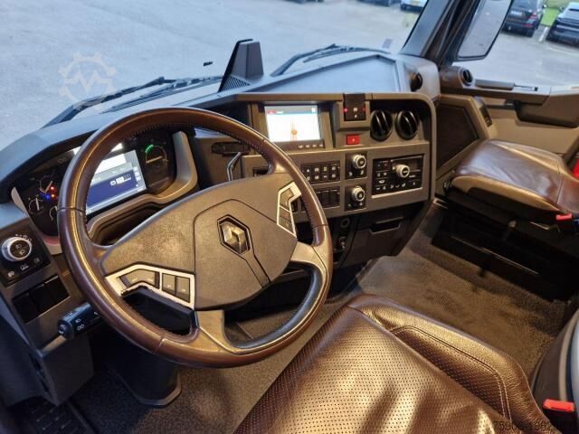 Standaard trekker Renault T-Series 520