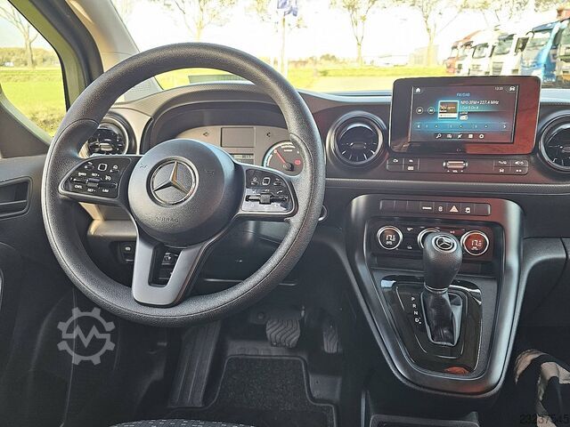 MERCEDES-BENZ ECITAN 51kWh L1 290Km WLTP 3-Zits PRO Camera 75kw-Snelladen Mbux Automatische-Airco Na MERCEDES-BENZ ECITAN 51kWh L1 290Km WLTP 3-Zits PRO Camera 75...