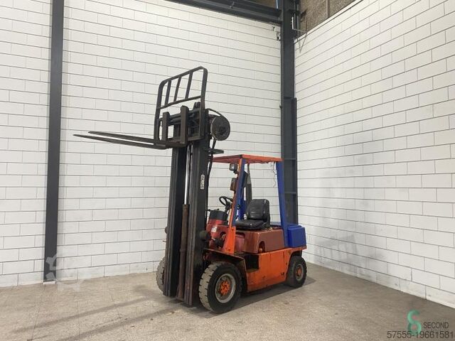 Gaffeltruck Nissan FJ02A25