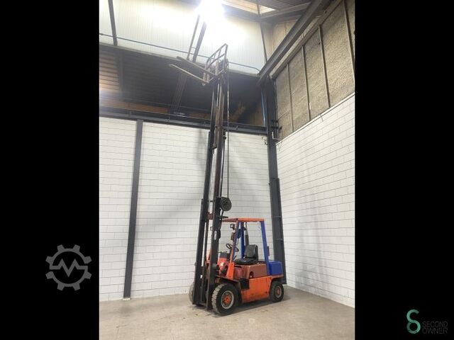 Gaffeltruck Nissan FJ02A25
