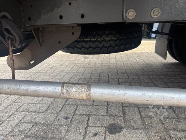 Furgonetka z podwójną kabiną Ford TRANSIT **ESSENCE-PETROL**