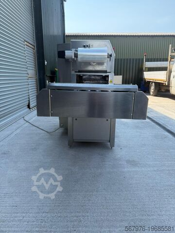 Seladora de tabuleiros Ilpra Foodpack SPEEDY PN10 Inline Sealer