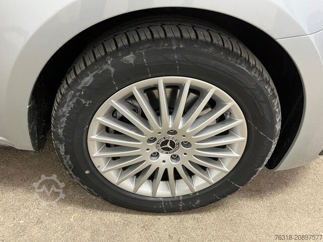 Minibusz Mercedes-Benz V 250 d lang Style Plus AHK Multibeam Distr