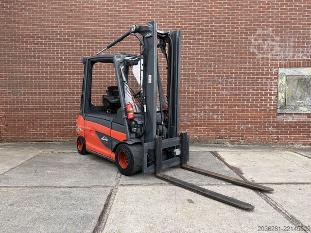 Electric 4-wheel forklift Linde E35L-01