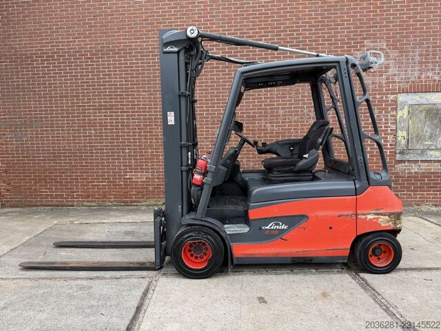 Electric 4-wheel forklift Linde E35L-01
