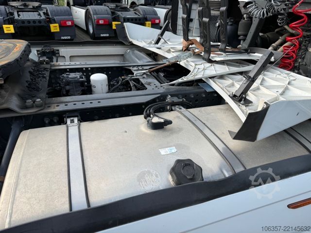 Standardni tegljač IVECO Stralis S-WAY AS440S48T/P Standklima Retarder