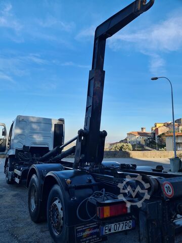 Hooklift truck Renault