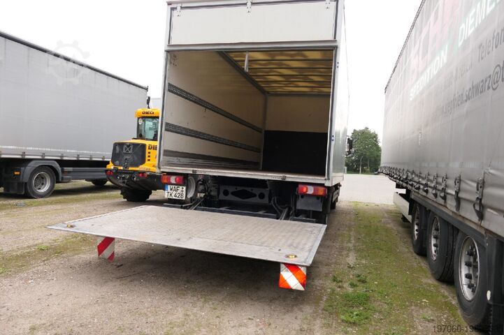 Camion avec caisse Mercedes-Benz Atego 3 4x2