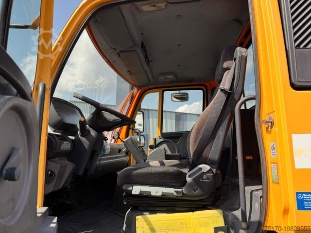 Camião de plataforma MERCEDES-BENZ Unimog U300 4x4 Vario-Pilot