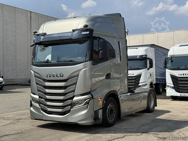 Trattore stradale standard Iveco sway 570