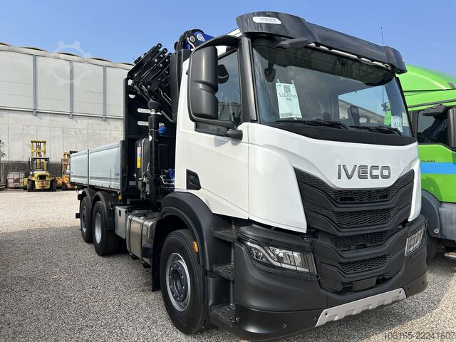 Kamyon üzerine monteli vinç IVECO Stralis 500