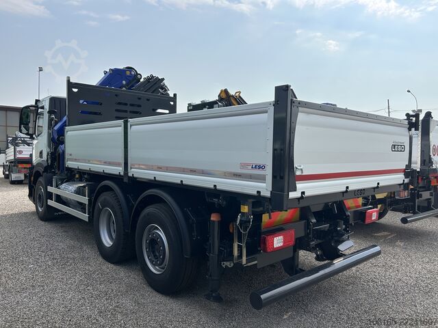 Kamyon üzerine monteli vinç IVECO Stralis 500
