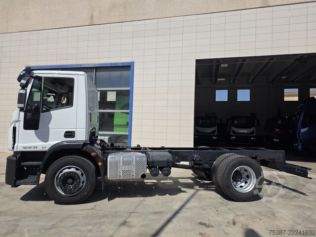 Kamyon şasisi Iveco 180E25K