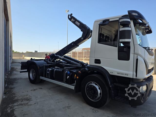 Kamyon şasisi Iveco 180E25K