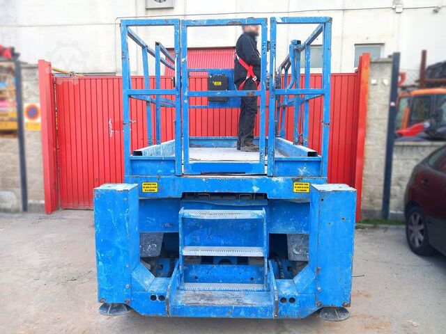 Schaarhoogwerker GENIE GS 2668RT