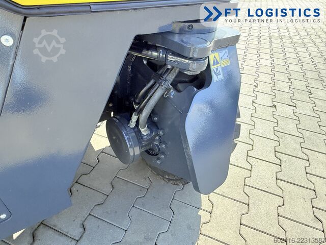 Vierwegvorkheftruck Combilift CB4500 GAS TRIPLEX 6400 FORK POSITIONER