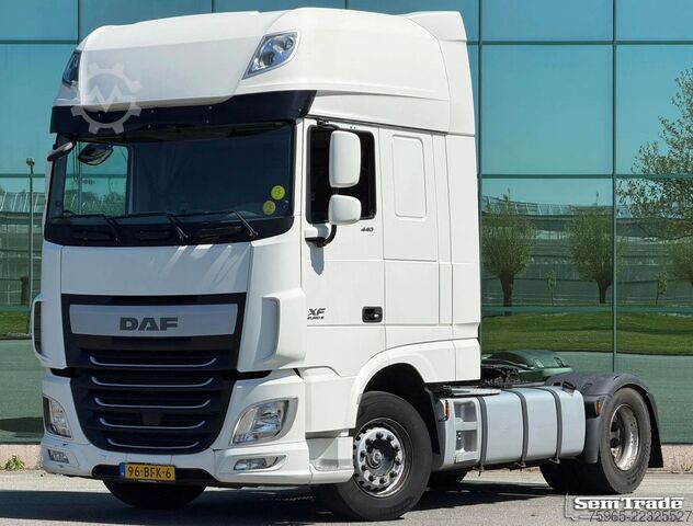 Standard tractor unit DAF XF 440 SUPER SPACE CAB FT 2X TANKS TOP CONDITION
