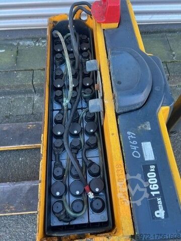 Empilhadeira baixa Jungheinrich ELE16