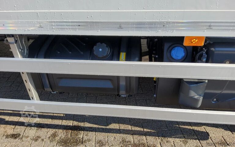 Koffer Renault D 250 P4x2 - EURO 6 - 12 TON - 51-BZR-1