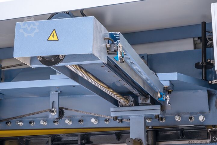 Guilhotina hidráulica Bernardo HST 1300 x 4